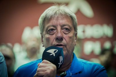 Tras las denuncias medi�ticas en su contra y a una semana de las elecciones en la UOM, el Frente Sindical sali� a respaldar a Abel Furl�n y apunt� a �Don Chatarr�n�