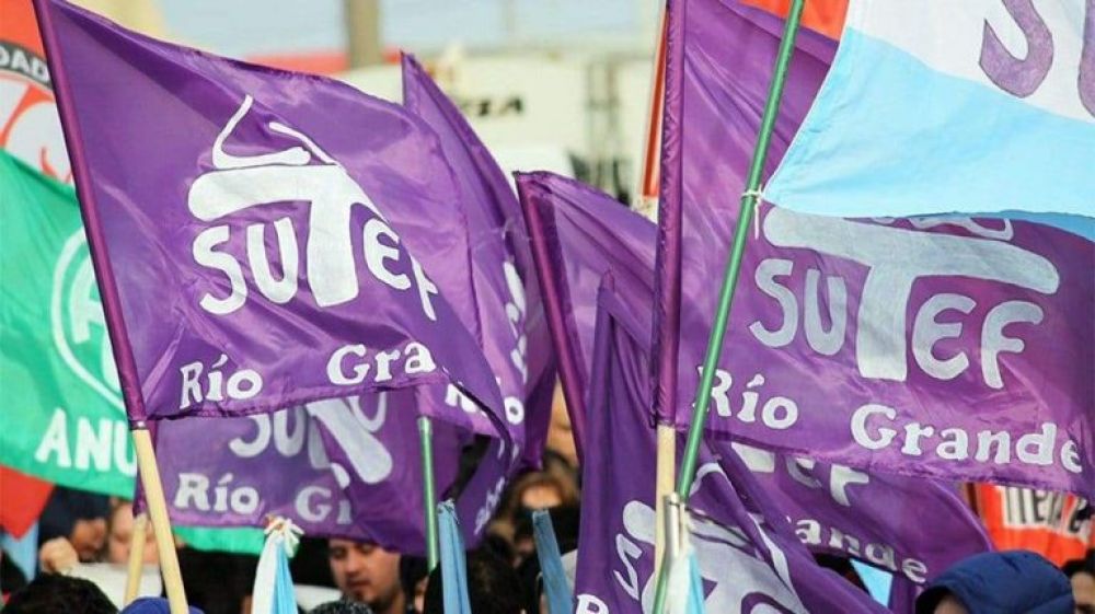 Docentes fueguinos: El gobierno oferto un 1% y desat� un Paro de 48hs del SUTEF y el �No inicio de las clases