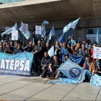 Por un conflicto con los controladores a�reos habr� problemas con los vuelos durante cinco d�as