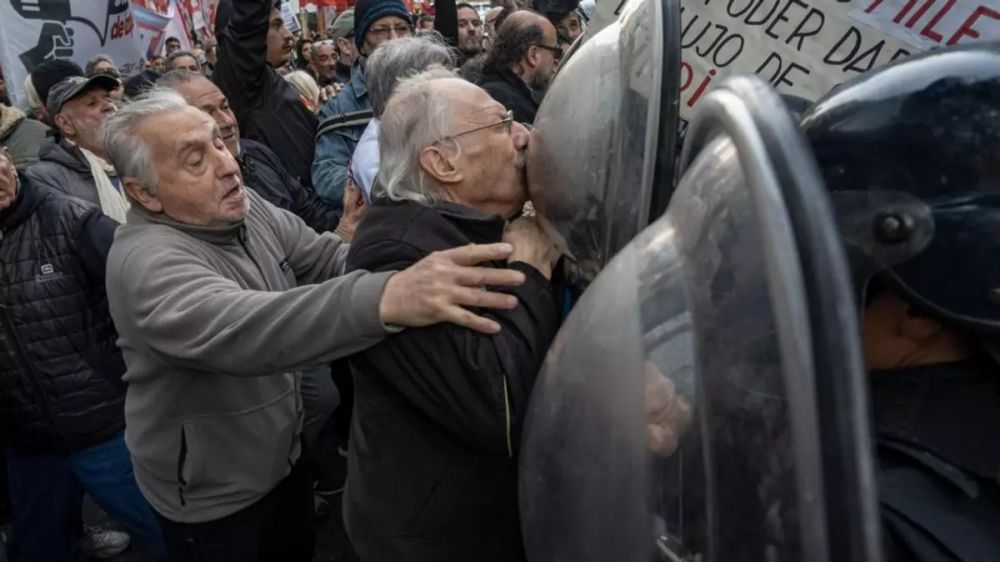 La jubilaci�n ya no alcanza: cada vez m�s adultos mayores salen a trabajar y engrosan el empleo precario