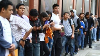 Las pretensiones salariales de quienes buscan trabajo cayeron 1,87% en enero y consolidan la tendencia a la baja