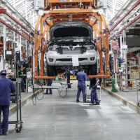 Informes privados muestran que en enero la industria sigui� cuesta abajo