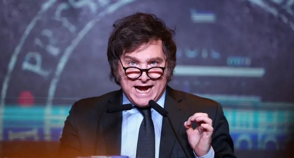 La micro no repunta y Javier Milei lo castiga, pero el C�rculo Rojo sigue bancando al Gobierno