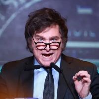 La micro no repunta y Javier Milei lo castiga, pero el C�rculo Rojo sigue bancando al Gobierno