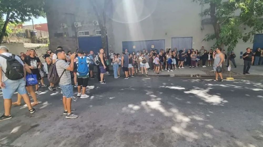 La emblem�tica f�brica de Cocot y Dufour despidi� a sus �ltimos 140 empleados y comunic� el cese de actividades