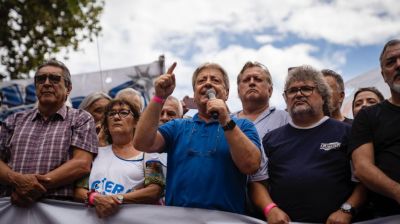 La UOM vota en todo el pa�s y Furl�n arriesga su liderazgo en medio de rebeliones internas