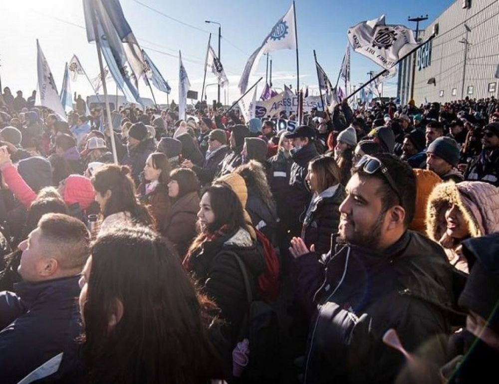 Metal�rgicos de R�o Grande votan para elegir autoridades en la UOM