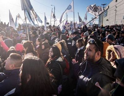 Metal�rgicos de R�o Grande votan para elegir autoridades en la UOM
