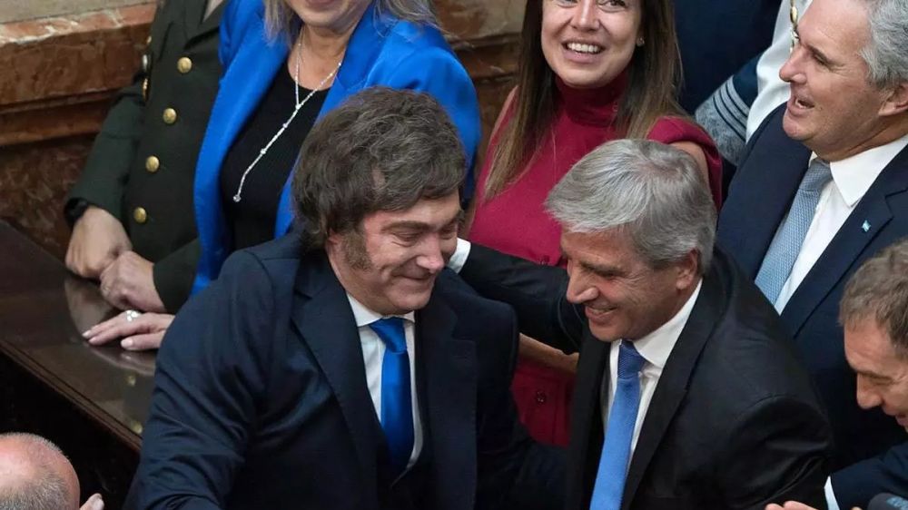 La supuesta ca�da del desempleo, los impuestos como robo y otras falsedades del discurso de Milei