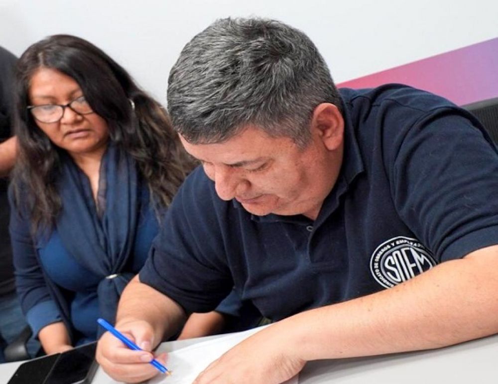 Se homolog� el Convenio Colectivo de Trabajo para empleados de la Municipalidad de Ushuaia