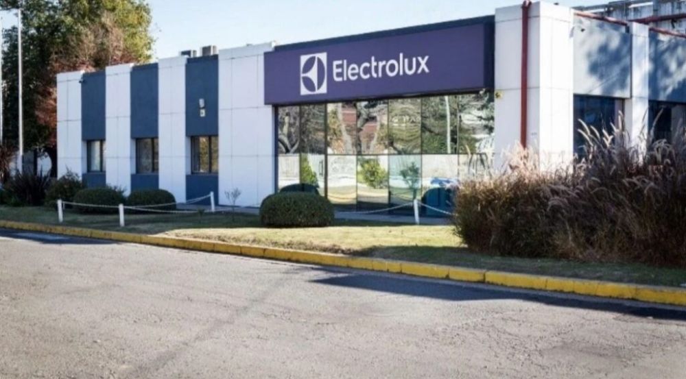 Fuerte ajuste en Electrolux: pas� de 700 empleados a 200 y anunci� un nuevo plan de retiros voluntarios