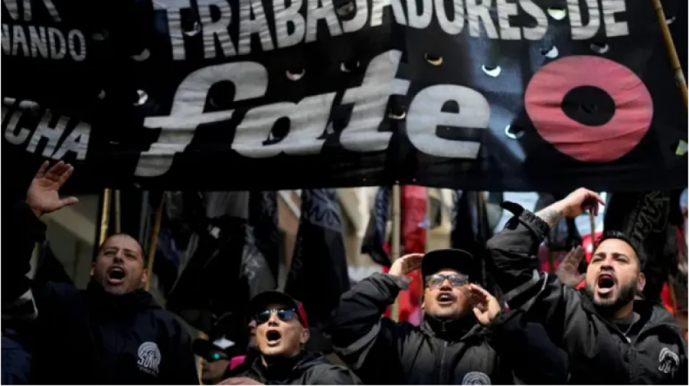 Reprimieron a trabajadores de Fate en plena audiencia clave por los despidos