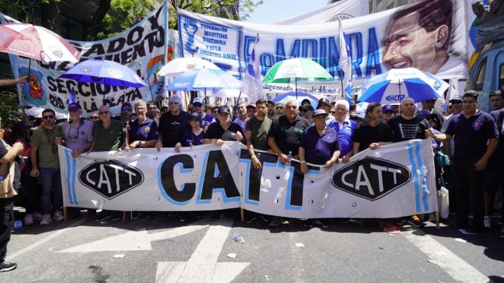 Transporte en alerta: la CATT repudi� los sumarios del Gobierno contra la UTA y La Fraternidad por el paro de la CGT