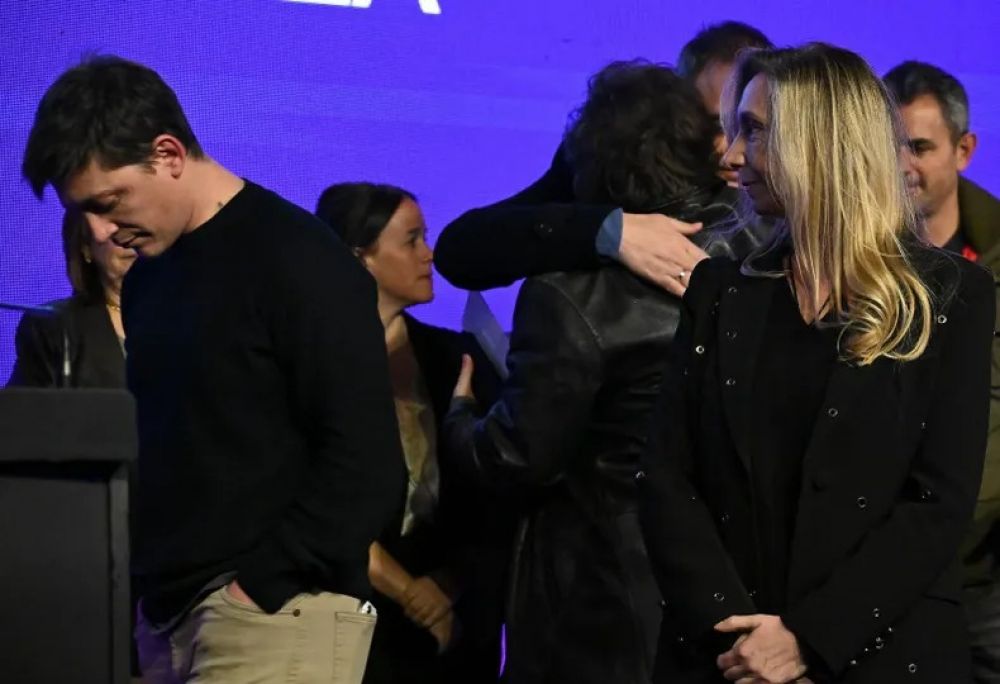 Karina Milei vs. Santiago Caputo: trama y efectos de una guerra que le embarra la agenda al Presidente