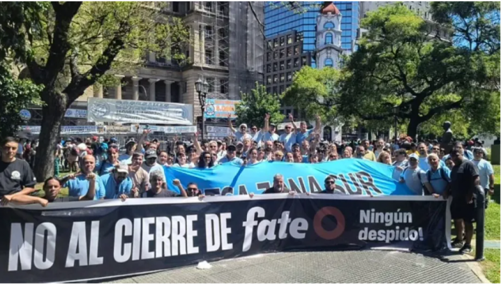 Revocan el desalojo en la planta de FATE y la Justicia reconoce el conflicto como laboral