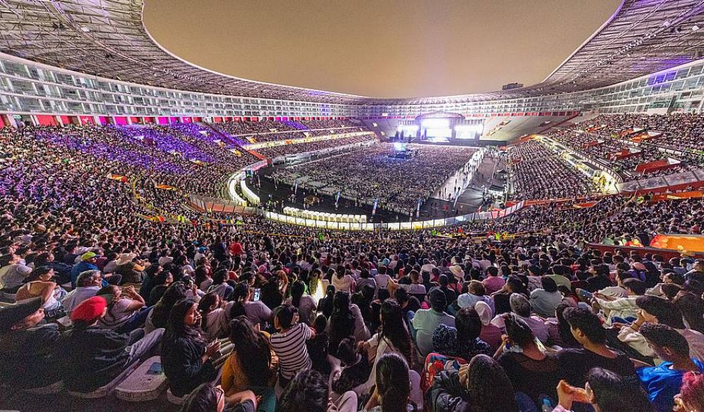 Per� | M�s de 90.000 personas llenan el Estadio Nacional para evento evangel�stico con Franklin Graham
