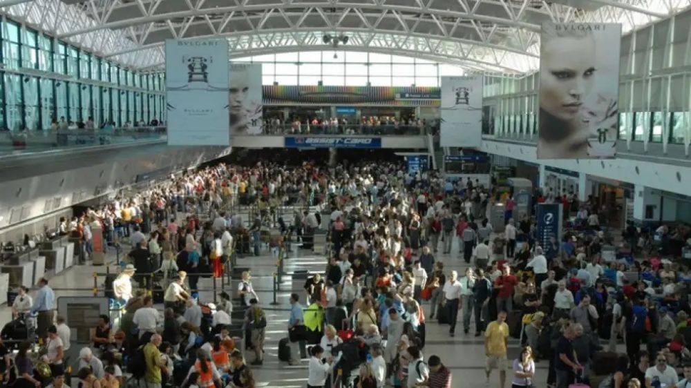 ATE anunci� un paro de una semana en m�s de 27 aeropuertos por la falta de pago de la ANAC