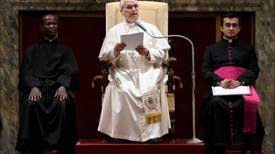 El Papa: presencia y protecci�n para responder a las inquietudes de los j�venes