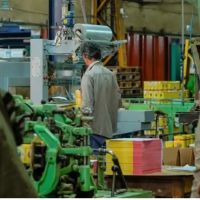 En dos a�os de Milei se perdieron casi 300 mil empleos registrados y cerraron m�s de 21 mil empresas