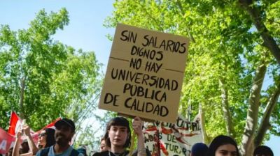 Paro en universidades: docentes reclaman aplicar la ley de financiamiento y denuncian una p�rdida salarial del 50%