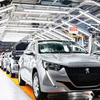 La venta del Peugeot 208 cay� un 41,5% en 2026 y Stellantis volvi� a paralizar la planta de El Palomar