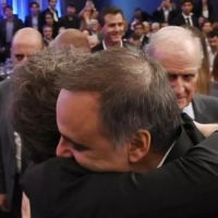 Silencio por $LIBRA y abrazo con Adorni: Milei reapareci� en medio de un gobierno en jaque