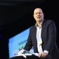 Federico Sturzenegger desregul� la vacunaci�n antiaftosa y rompi� la mesa de enlace