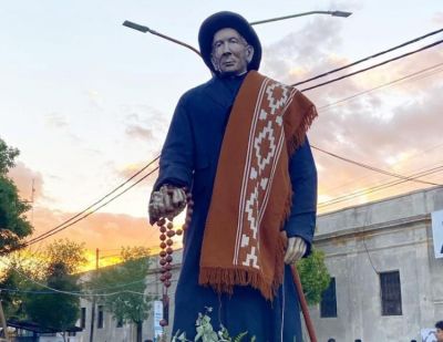 Miles de fieles celebraron al Cura Gaucho en su tierra