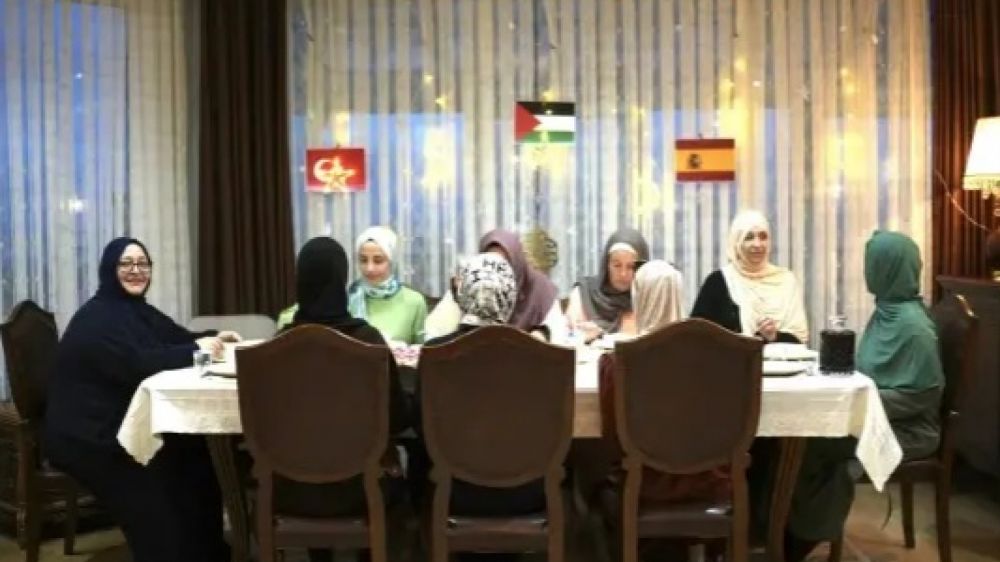 Iftar re�ne a mujeres musulmanas de Espa�a y Sudam�rica en Estambul