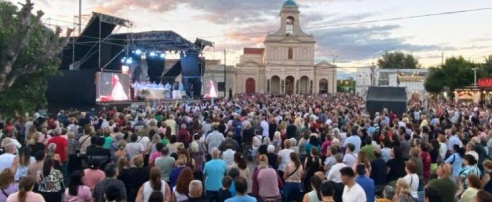 Miles de fieles celebraron al Cura Gaucho en su tierra
