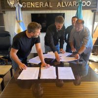 En Miramar, los trabajadores municipales firmaron su convenio colectivo de trabajo con la municipalidad de General Alvarado