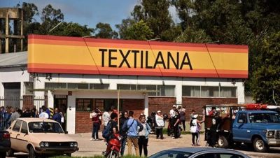 La industria textil, como un cementerio: casi 80% de las m�quinas paradas y 11.000 despidos en un a�o