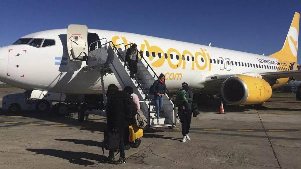 Flybondi ofrece el retiro voluntario a todos sus 1.500 empleados