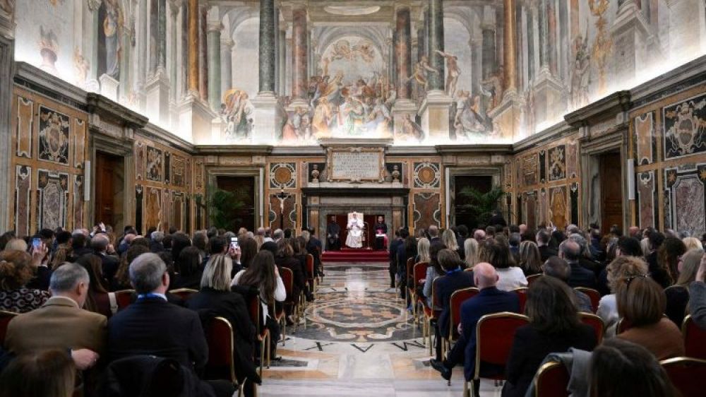 El Papa: Los aviones deben ser portadores de paz, la muerte no debe venir del cielo