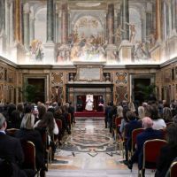 El Papa: Los aviones deben ser portadores de paz, la muerte no debe venir del cielo