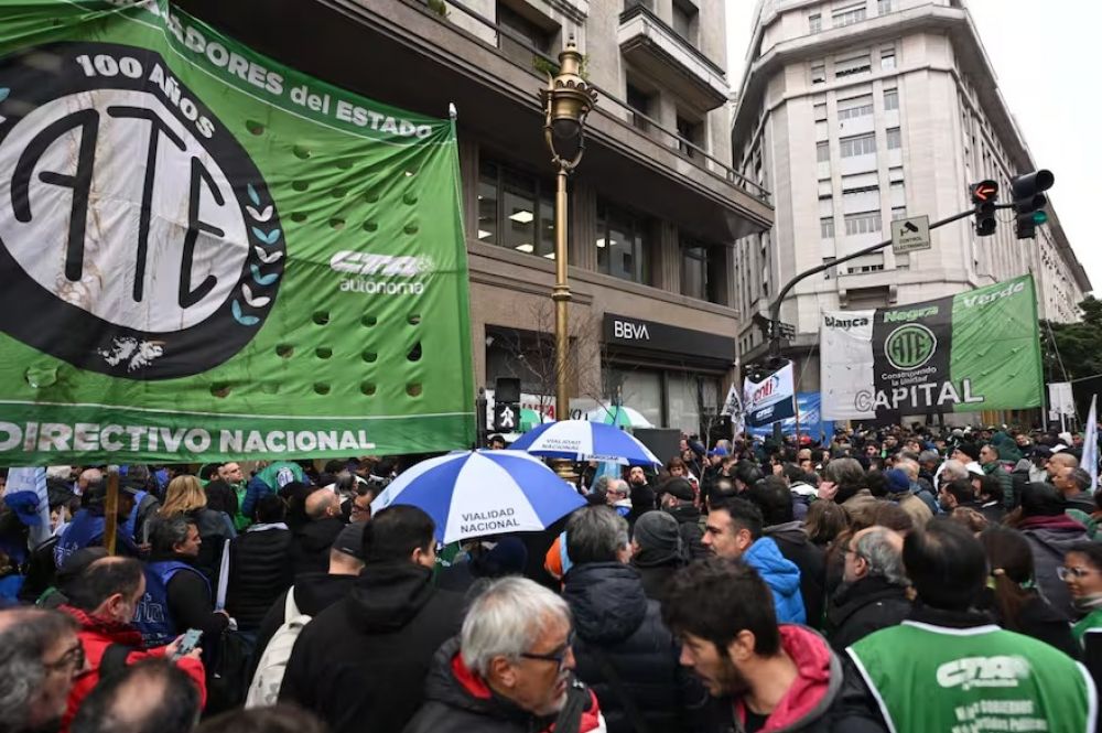 El Gobierno avanza con otro recorte del empleo p�blico y se propone una reducci�n total del 10% en 2026