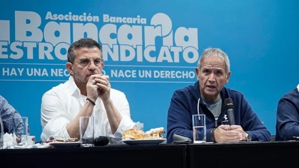 Alerta entre los bancarios por los 