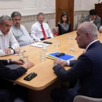 Maximiliano Pullaro construye una alianza operativa con los jueces de Rosario