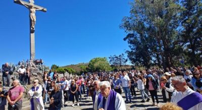 Multitudinaria peregrinaci�n al Calvario de Tandil