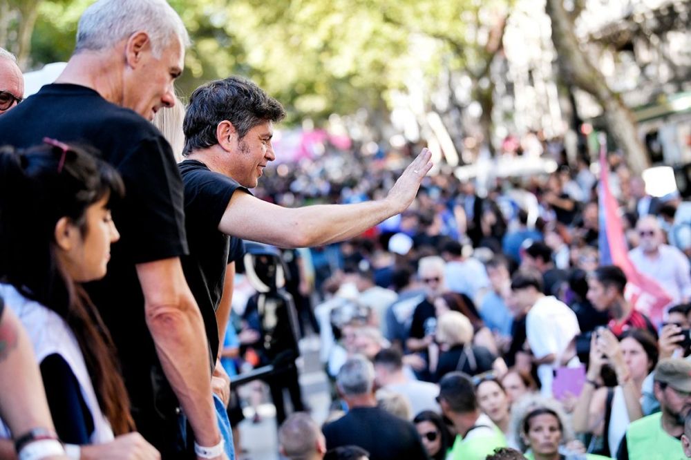 Kicillof en la marcha: �Esta Plaza llena muestra que no entr� ese discurso espantoso del negacionismo y el olvido�