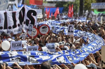 Una plaza repleta desafi� a Javier Milei y reafirm� el consenso en derechos humanos