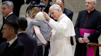 Los obispos, al servicio del pueblo de Dios, custodios del tesoro de la fe