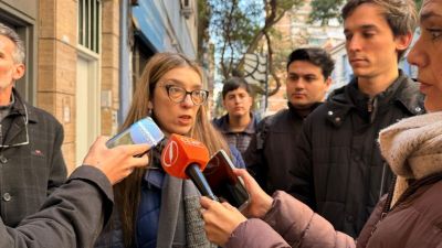 Advierten que casi mil docentes renunciaron ya a la Universidad Tecnol�gica Nacional por los bajos sueldos universitarios