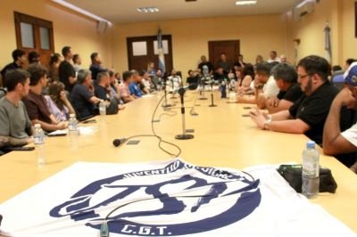 La juventud Sindical manifest� su repudio al polemico desarrollo de la Audiencia P�blica por la Ley de Glaciares