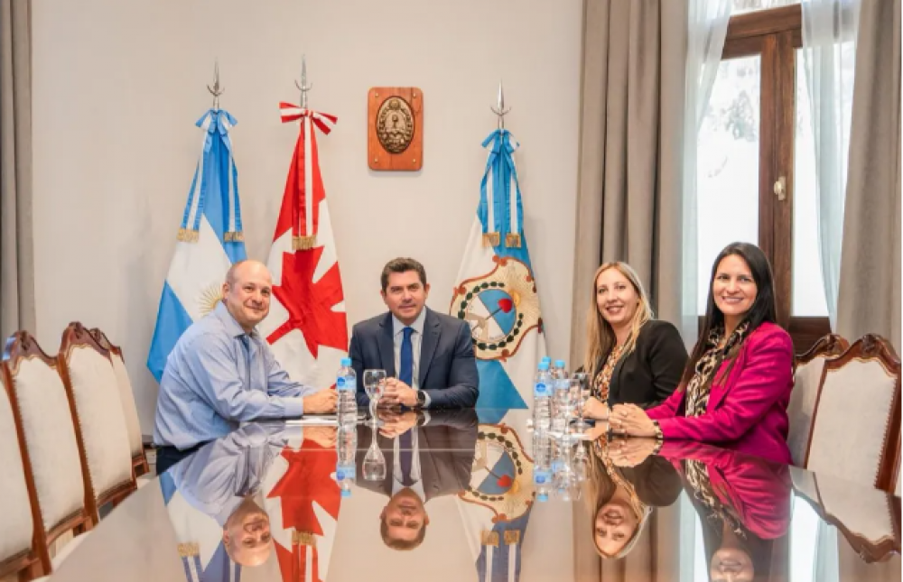 El gobernador Marcelo Orrego y el embajador de Canad� en Argentina dialogaron sobre el desarrollo minero