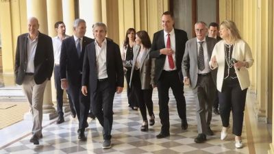 Adorni tuvo guion de Santiago Caputo y omiti� aclarar que compr� el departamento en Caballito donde vive