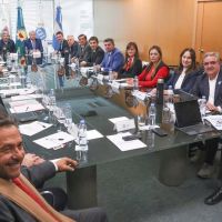 Las provincias presionan para que las turbulencias que enfrenta el Gobierno no frenen sus reclamos