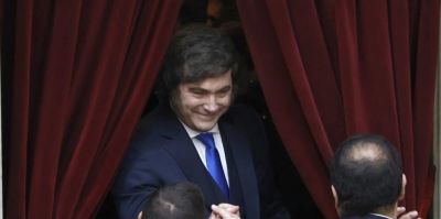 El gobierno eval�a adelantar las presidenciales para mayo de 2027 por la crisis econ�mica