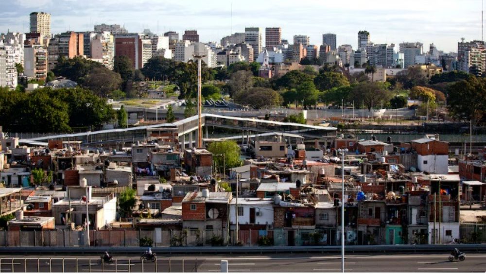 �Seguir� bajando la pobreza en 2026?: cu�les los datos que ponen en duda la continuidad de la tendencia descendente