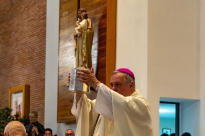 Mons. Colombo llam� a los sacerdotes a servir y ser signos de esperanza
